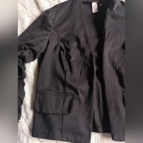 Black blazer. - Picture 2 of 8